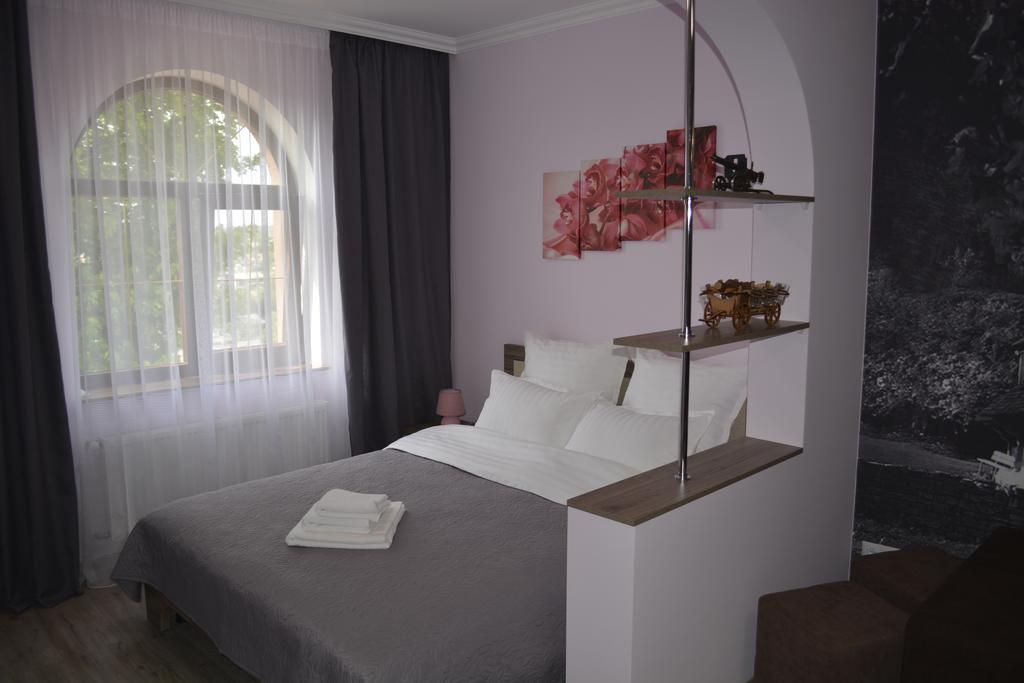 Apartment Vid Na Krepost Kamjanyi Potoki Kültér fotó